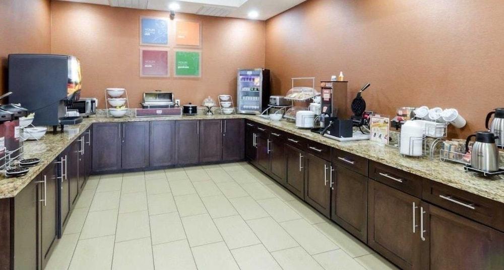 فندق أجنحة كومفورت كوتيلا نير آي-35 كوتولا المظهر الخارجي الصورة